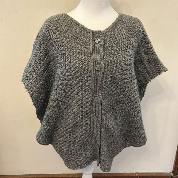 Buffalo David Bitton gray button front sweater vest  Size M EUC - Picture 1 of 9